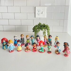 Disney Store Disney Animators' Collection of Princesses.